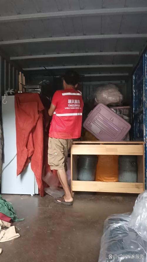 广州搬家公司顺风搬家的业务范围从最简单的居民搬家,个人搬家,学生